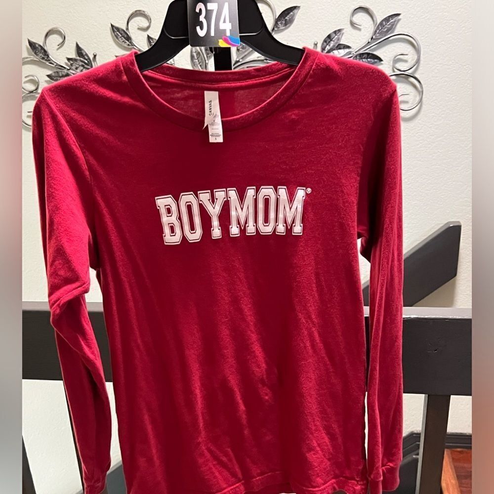 Red Long Sleeve  “Boy Mom” T-Shirt Small #374